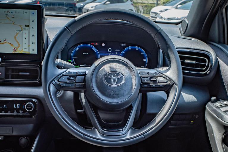 Used Toyota Yaris WU75GDE 12