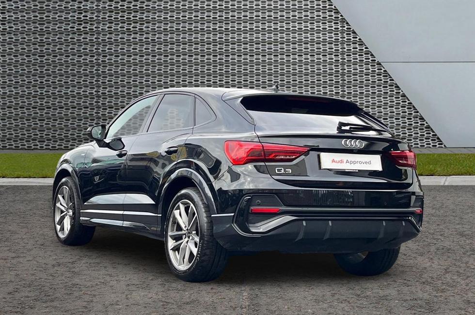 Audi Q3 Photo at-c37f563ab7d245c99c688885dda5ea2b.jpg