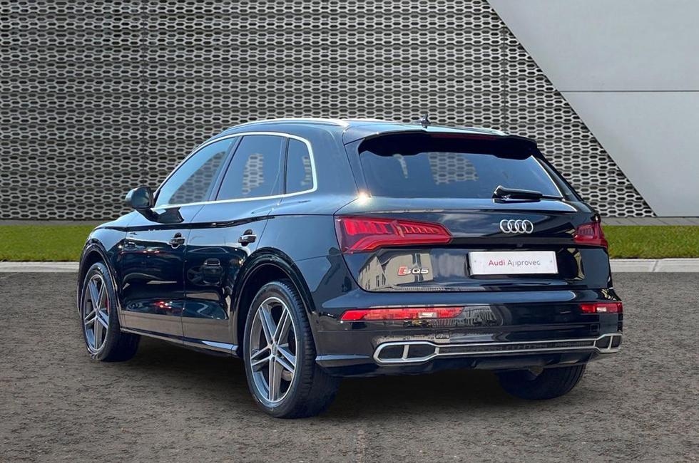 Audi Q5 Photo at-c39dd40f0c0a4297a4598ef52e77b1da.jpg