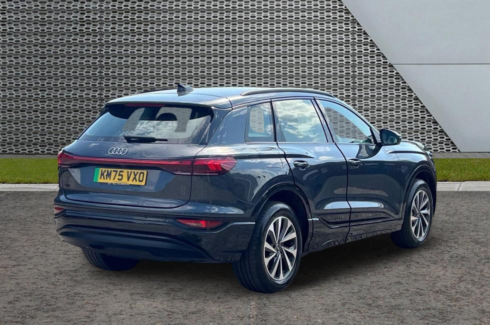 Audi Q6 Photo at-c3e6560d99b2459f9ce4d5a6b74ddce1.jpg