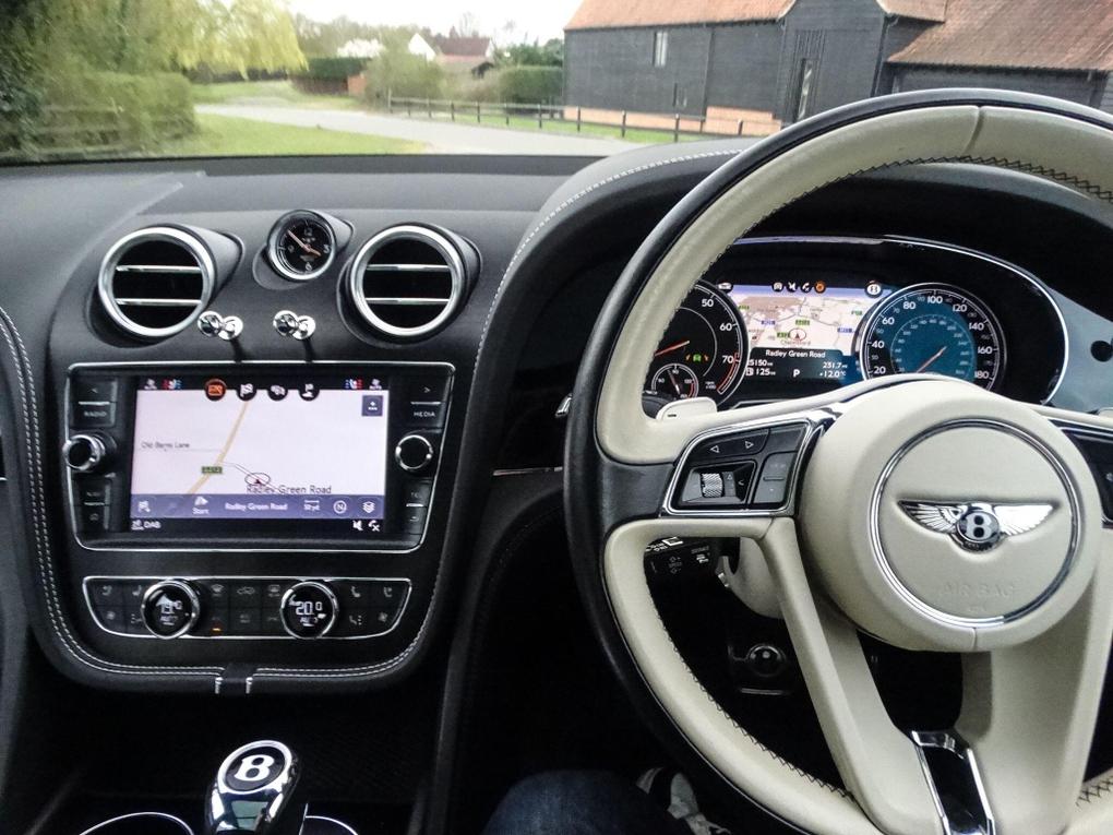 Used Bentley Bentayga LJ19YZS 8