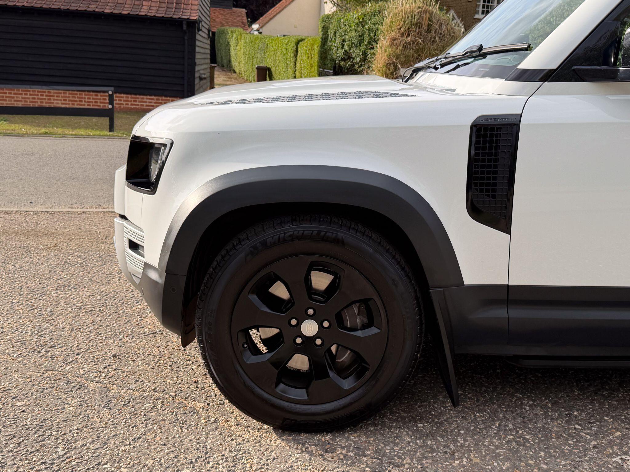 Land Rover Defender 110 2.0 SD4 HSE Auto 4WD Euro 6 (s/s) 5dr — photo 5