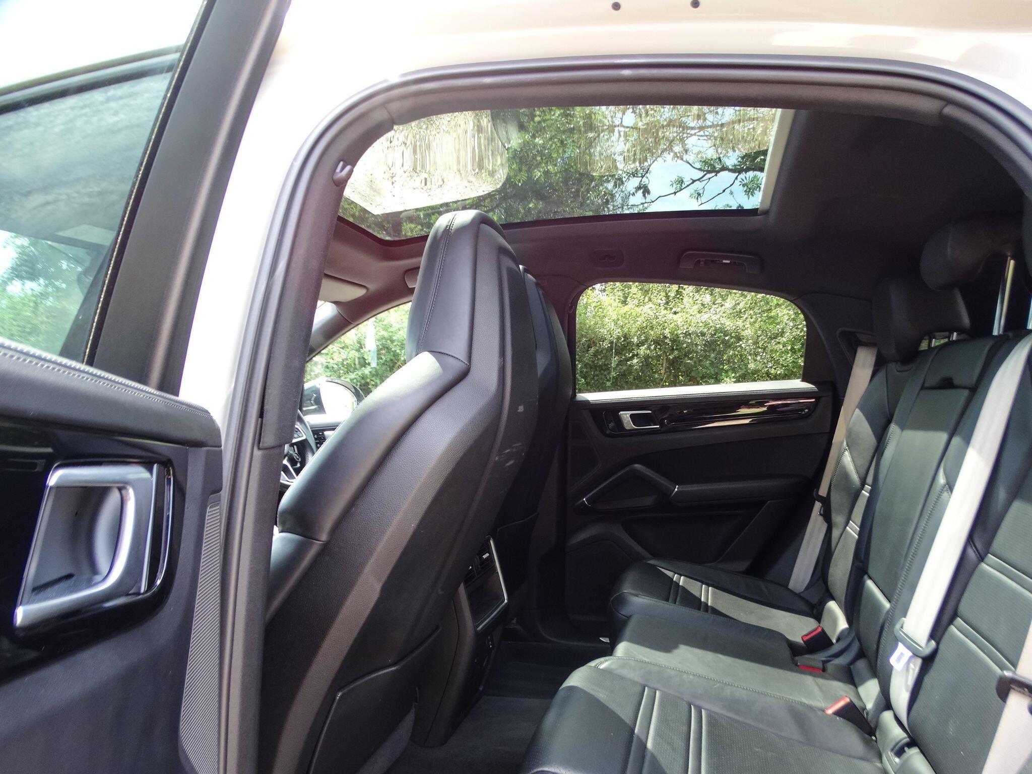 Porsche Cayenne 2.9T V6 S TiptronicS 4WD Euro 6 (s/s) 5dr — photo 14