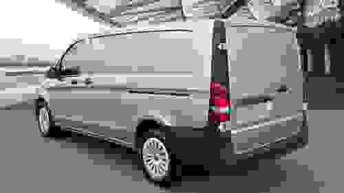 Mercedes-Benz Vito Photo at-c4b6ad5735144091ba1056beedc1de87.jpg