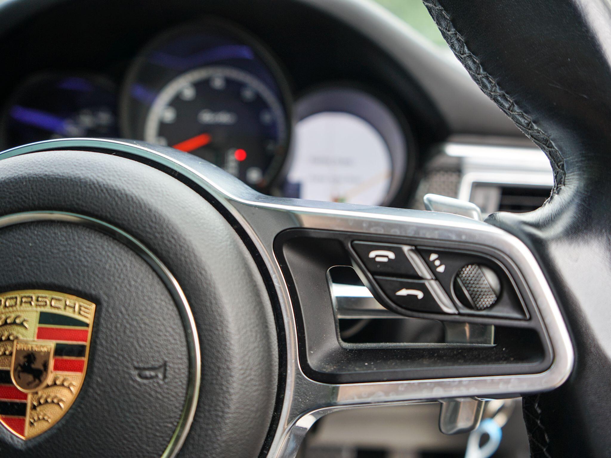 Porsche Macan 3.6T V6 Turbo Performance PDK 4WD Euro 6 (s/s) 5dr — photo 32