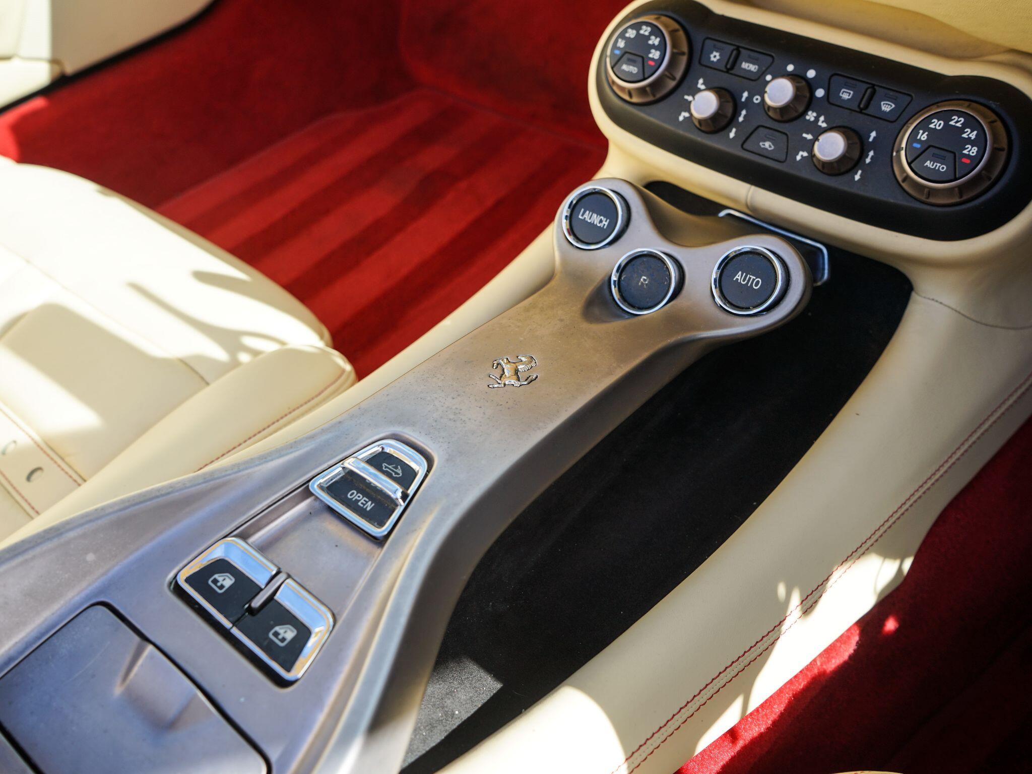Ferrari California 4.3 F1 DCT Euro 5 2dr — photo 30