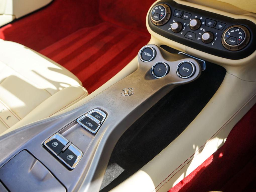 Used Ferrari California YJ10FFS 30