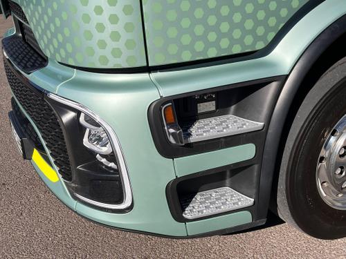 Mercedes-Benz Actros L Photo at-c4ed074801f443d591a9d1cdd1de66b8.jpg