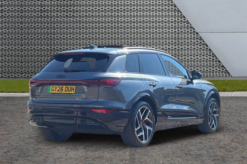 Audi Q6 Photo at-c4f6476f78de4860b7485e2a3b4b1691.jpg