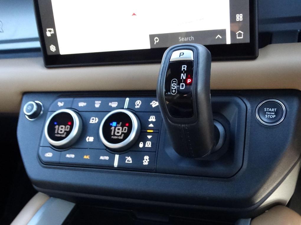 Used Land Rover Defender 110 GN74VAH 36