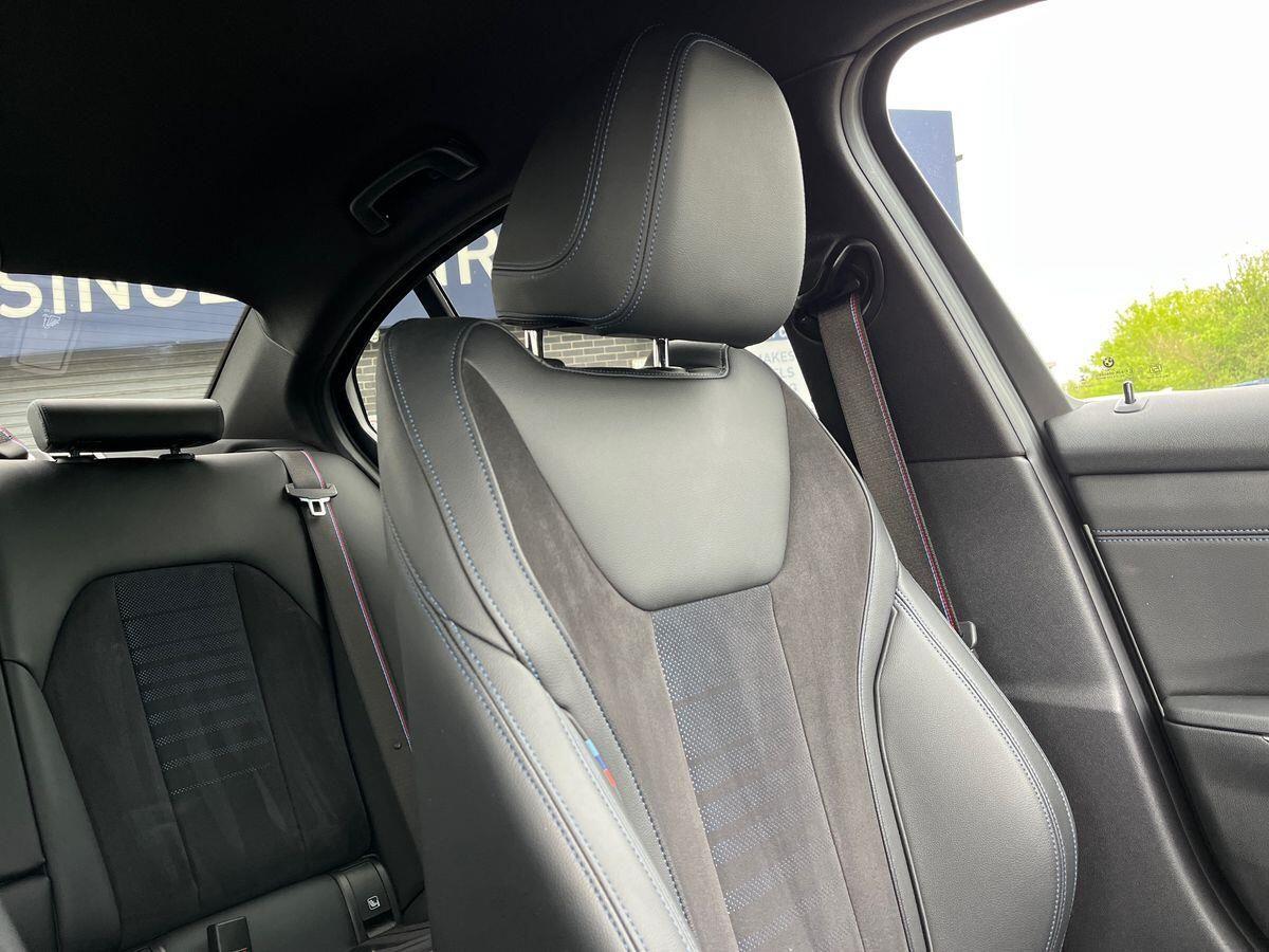 BMW 3 Series Photo 38