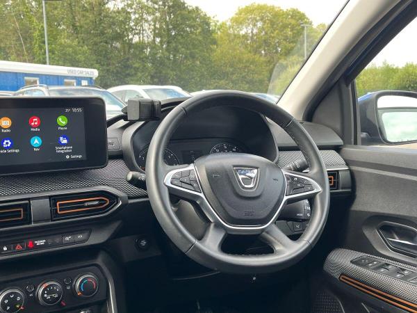 Dacia Sandero Stepway Photo at-c5754ff605d7406a9348b076a8e7c614.jpg