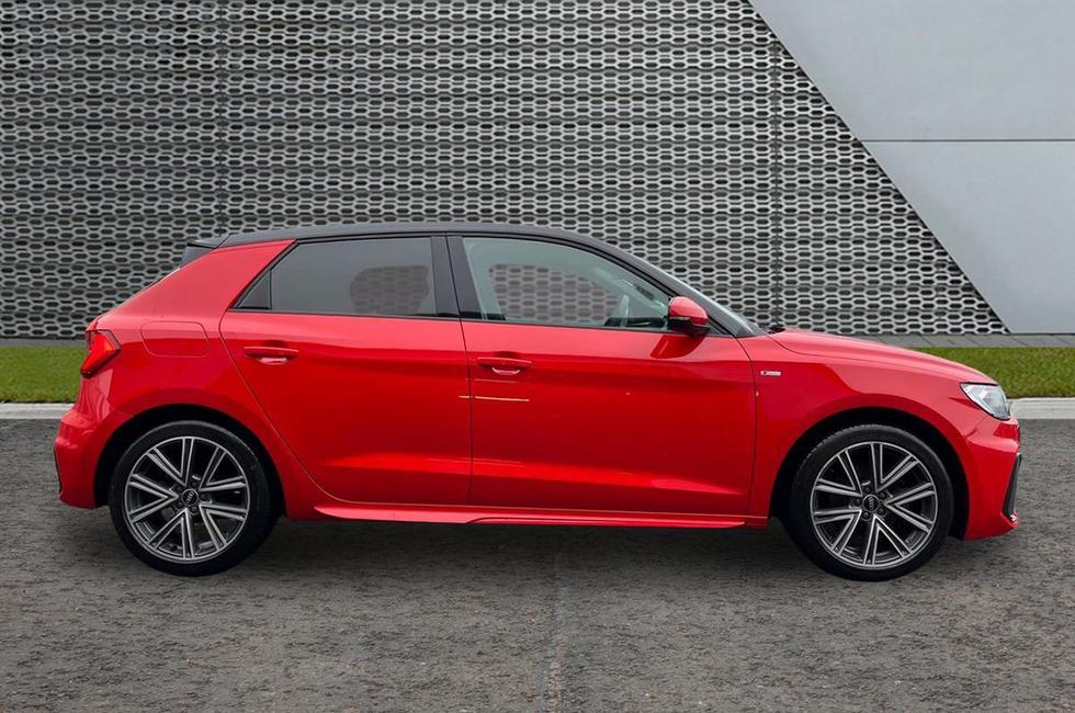 Audi A1 Photo at-c57a0932785a4de5ba537b6e294b98a3.jpg