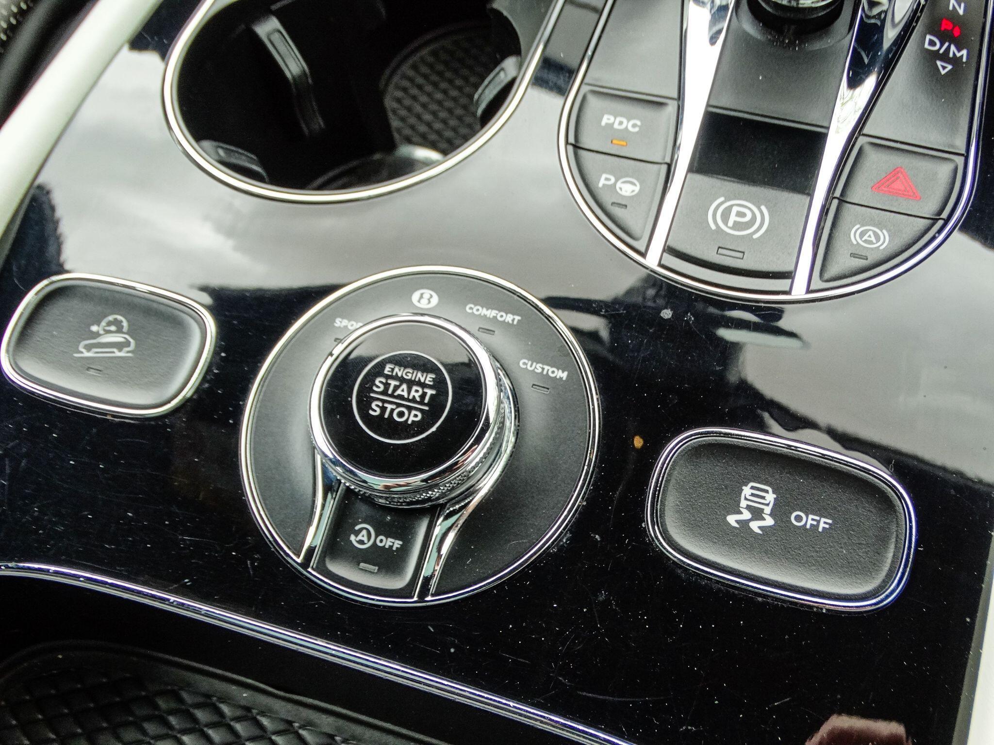 Bentley Bentayga 4.0 V8 Auto 4WD Euro 6 (s/s) 5dr — photo 42