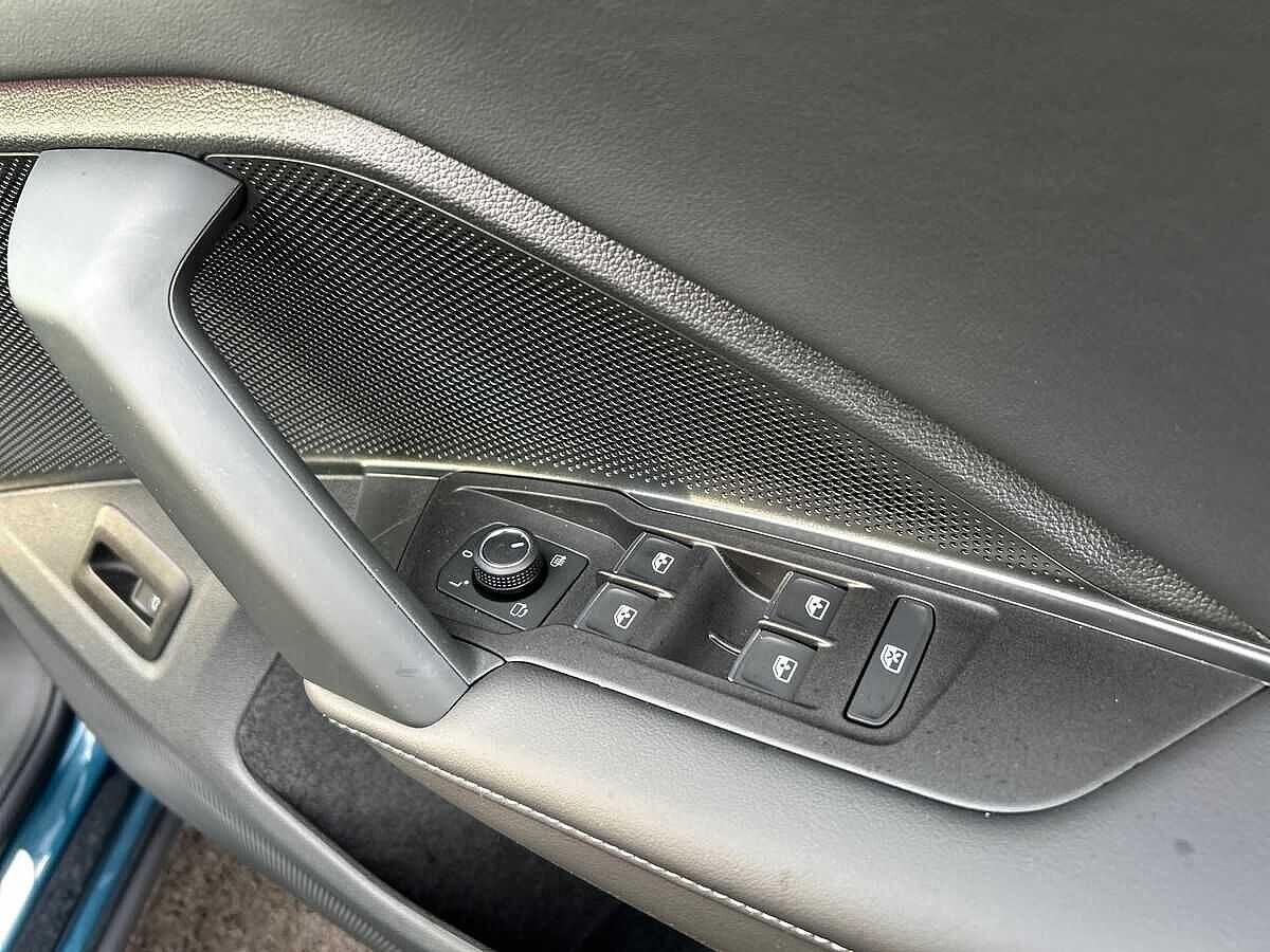 Volkswagen Tiguan Photo at-c5da5c5a71f7424ebac5609f815d44bc.jpg