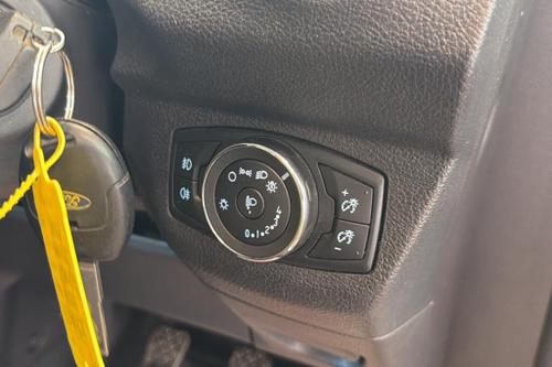 Ford TRANSIT COURIER Photo at-c5df7119f0514aebb0bd71c82e9eb406.jpg