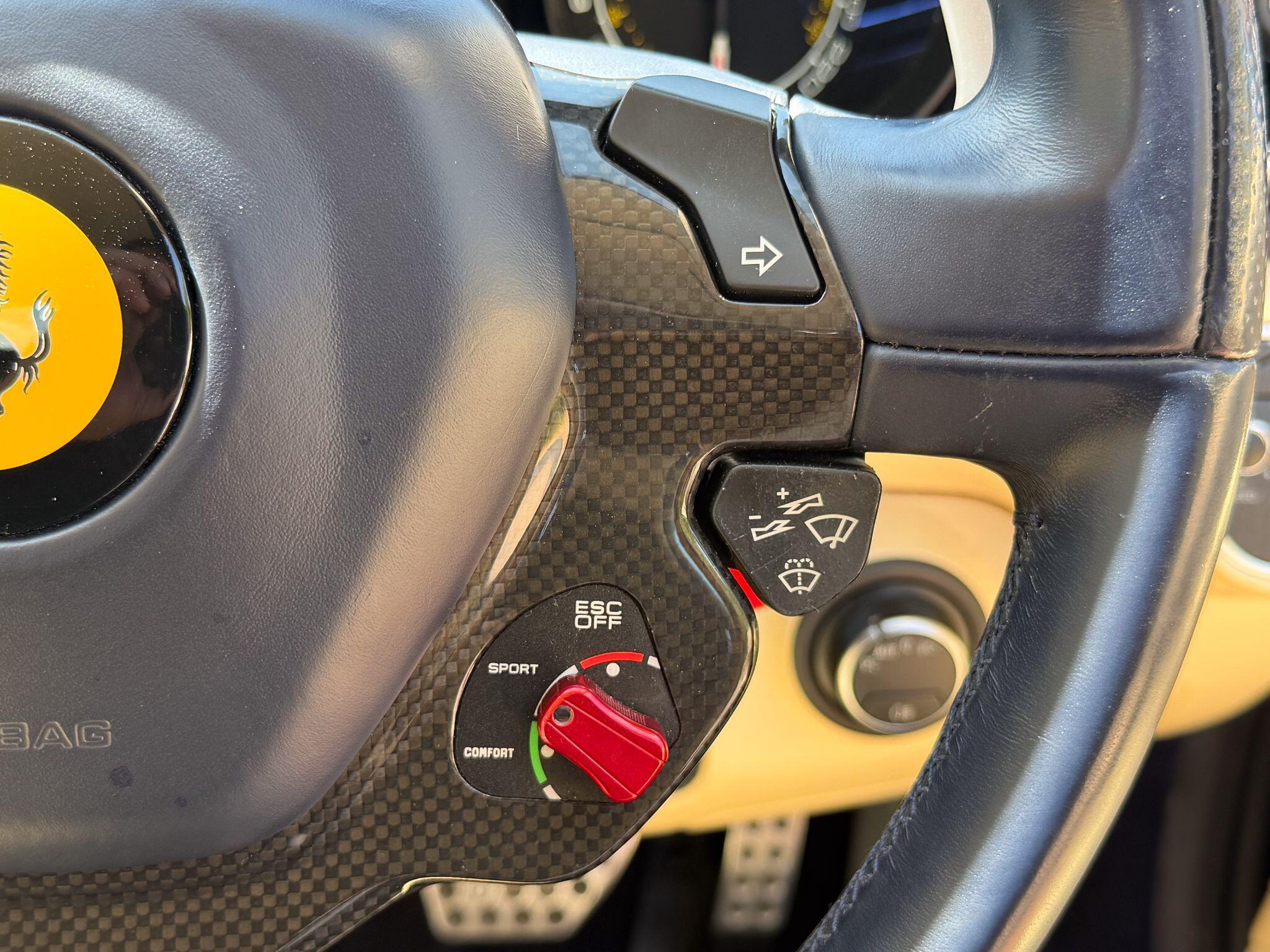 Ferrari California 3.8 V8 T Convertible 2dr Petrol F1 DCT Euro 6 (s/s) (560 ps) — photo 31