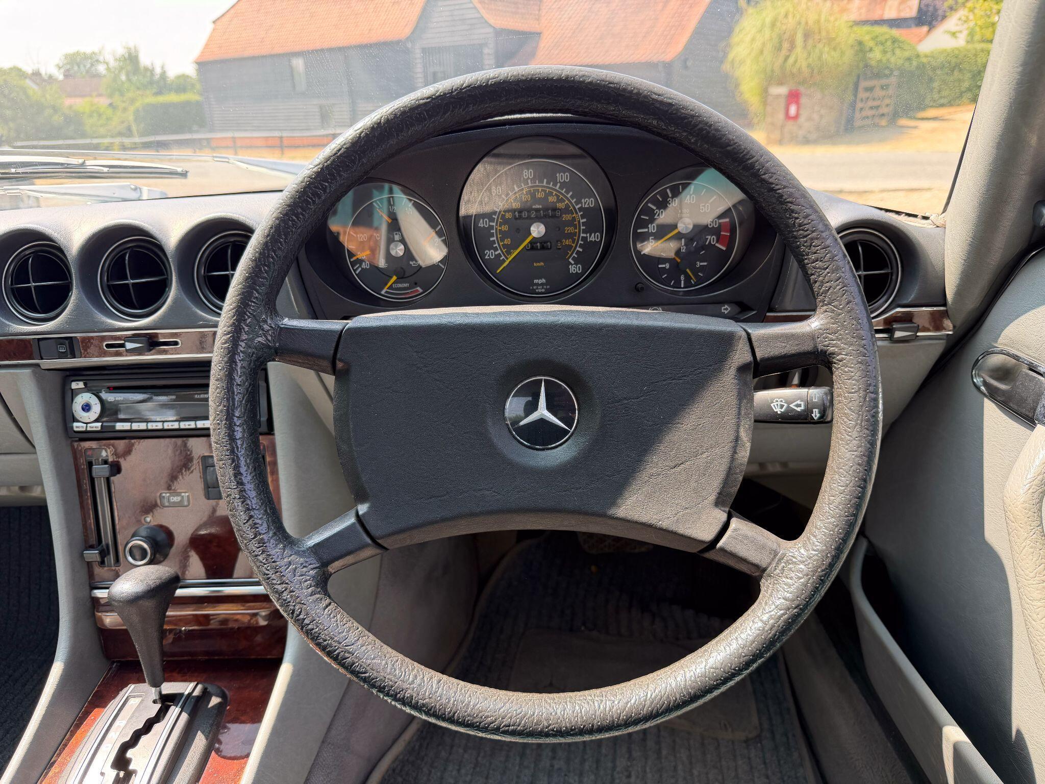 Mercedes-Benz 380 3.8 SL 2dr — photo 7
