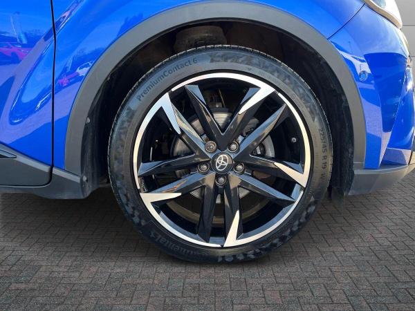 Toyota C-HR Photo at-c64e9d3b13254222b7919d7909eb21a8.jpg