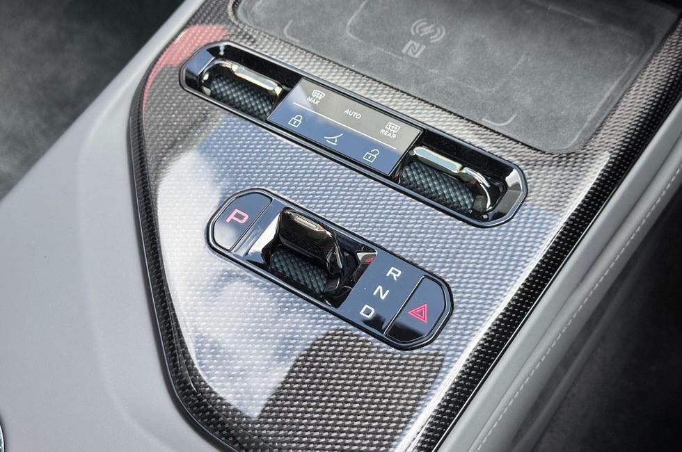 LOTUS Emeya Photo at-c6fdd76fd5bd44009bd07c21a3e8dc3f.jpg