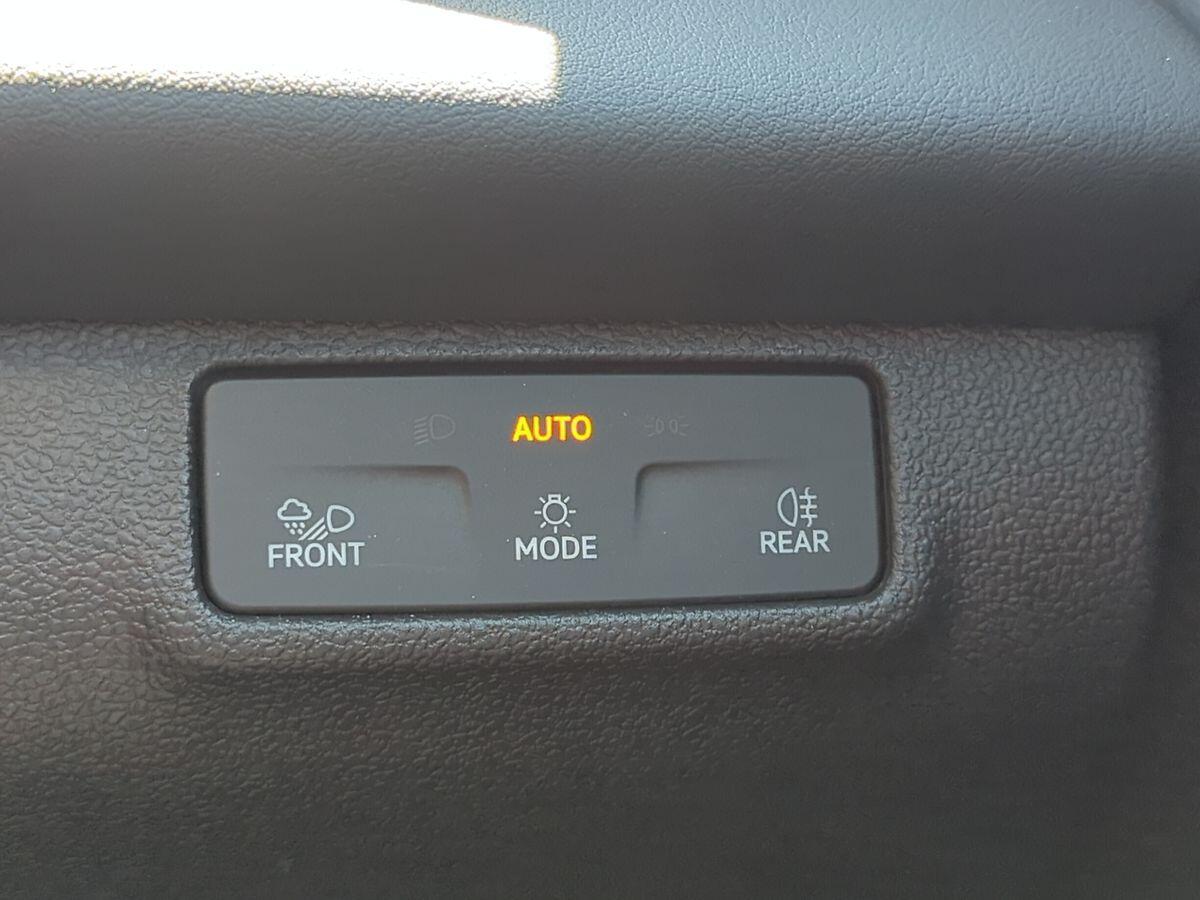 Volkswagen T-Roc Photo at-c72cbe2f7d8742e58abdc5c42522bdc0.jpg