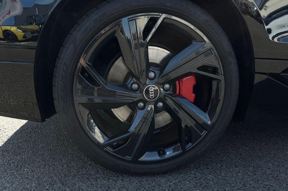 Audi A6 Photo at-c7b3be137d5c440aa2f4ffc85f2af6a2.jpg