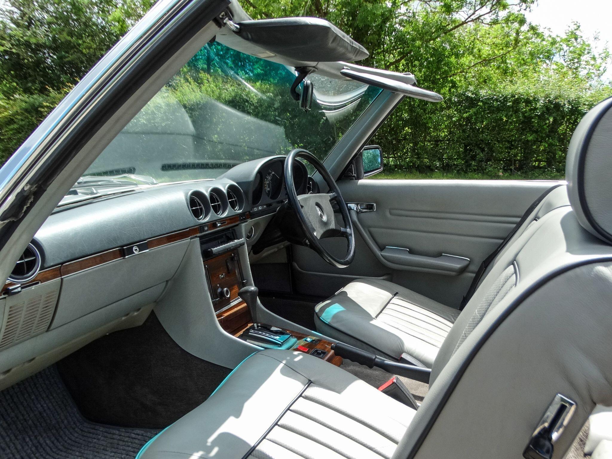 Mercedes-Benz 500 SL — photo 19