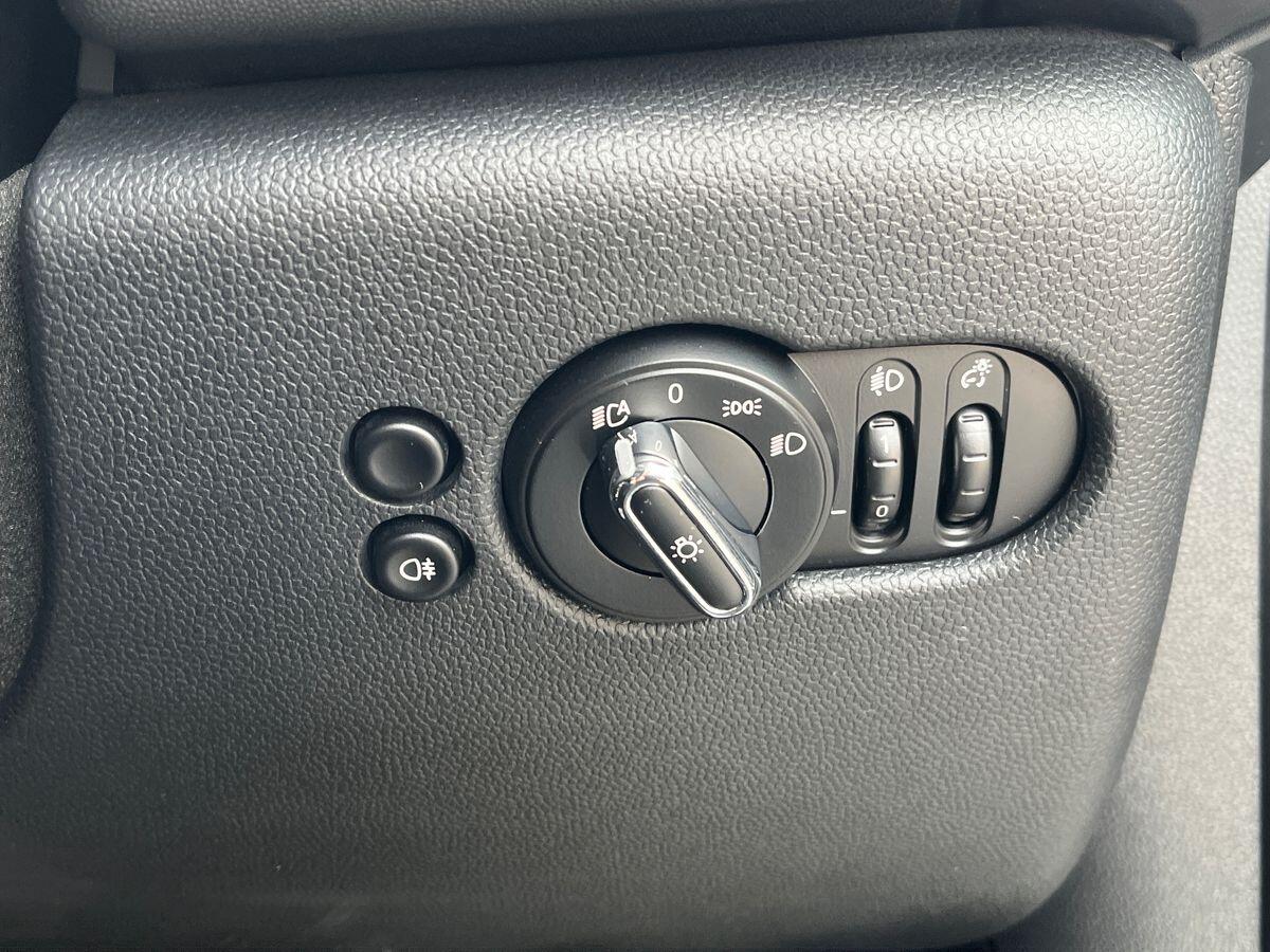 MINI Hatch Photo 33