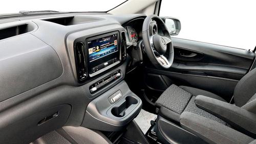 Mercedes-Benz Vito Photo at-c83e6ca8cc6f446b9edf5cda4af65ff5.jpg