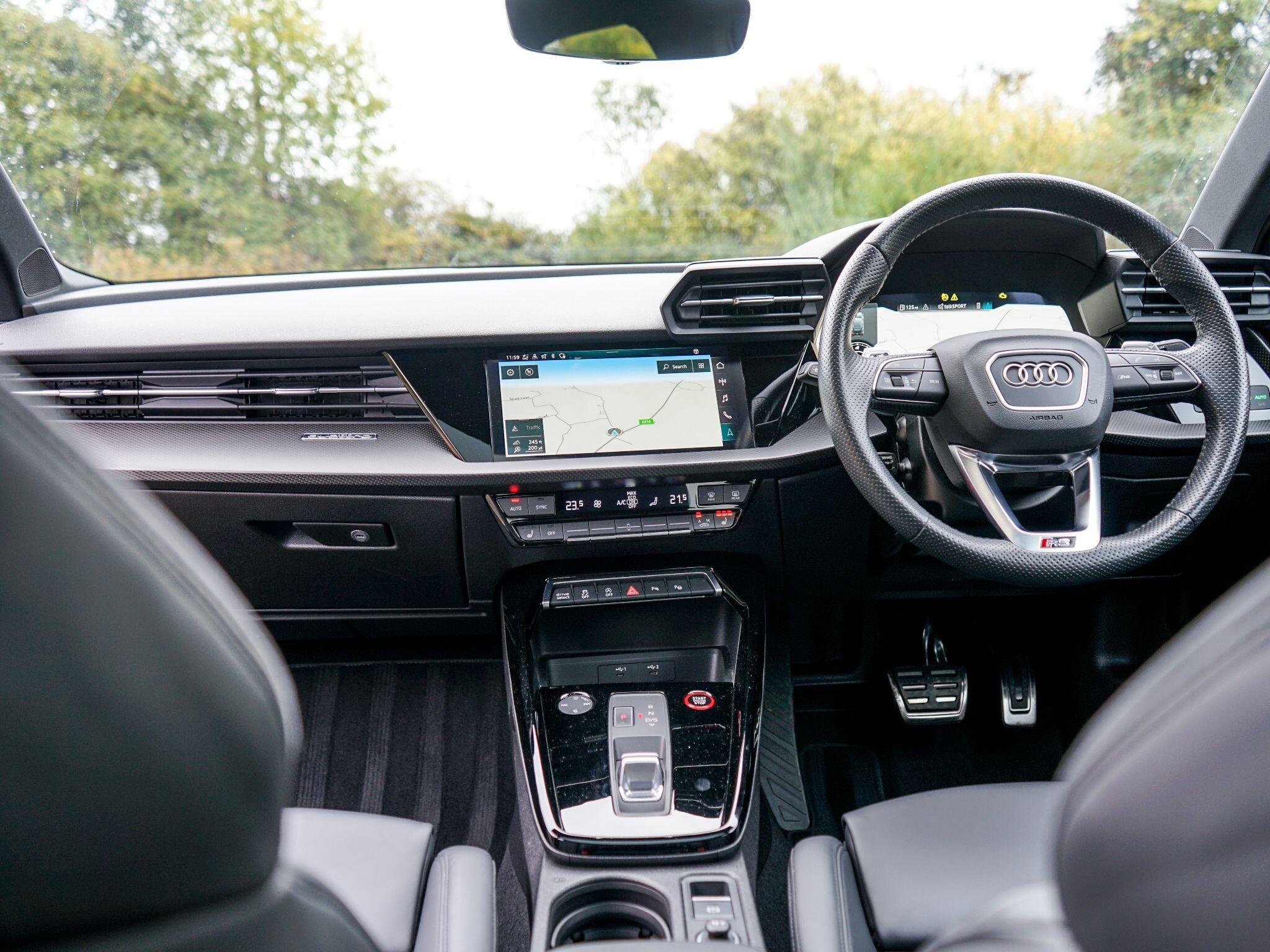 Audi RS3 2.5 TFSI Vorsprung Sportback S Tronic quattro Euro 6 (s/s) 5dr — photo 17