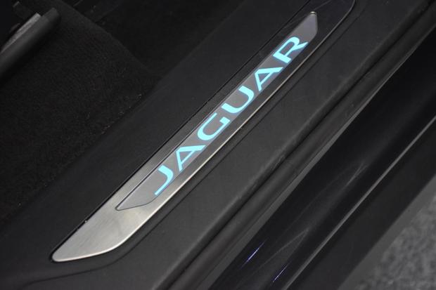 Jaguar F-PACE Photo at-c8a4ace79aec4913a13df1d06b97a682.jpg