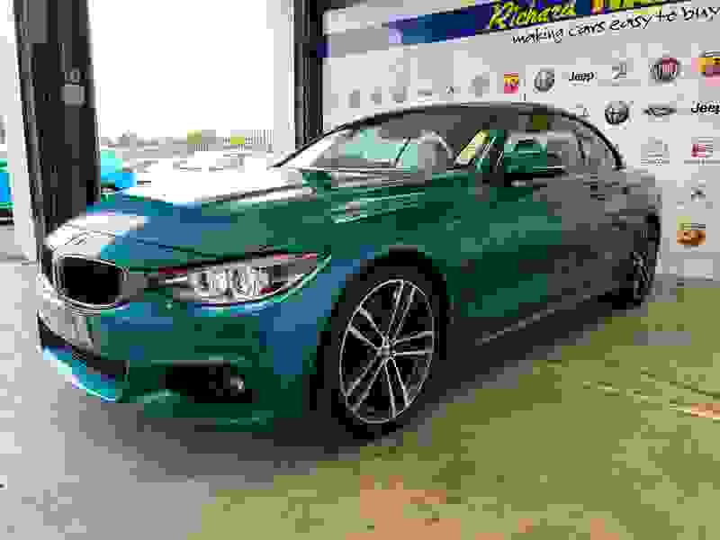 BMW 4 Series Photo at-c8d9bbfb3fd84a0bafee0b88e822901b.jpg