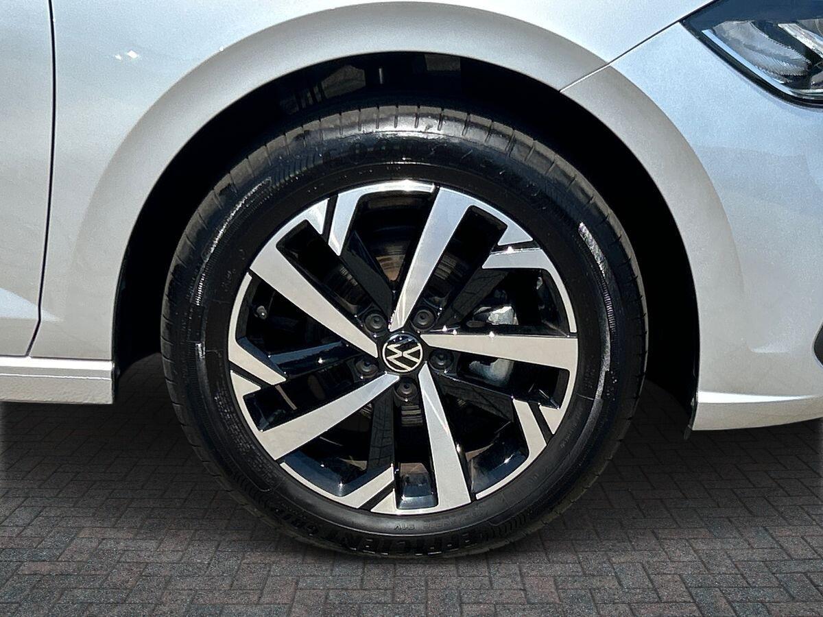 Volkswagen Polo Photo at-c8dfe2bcf26c43ec9e31b49a96d176f8.jpg