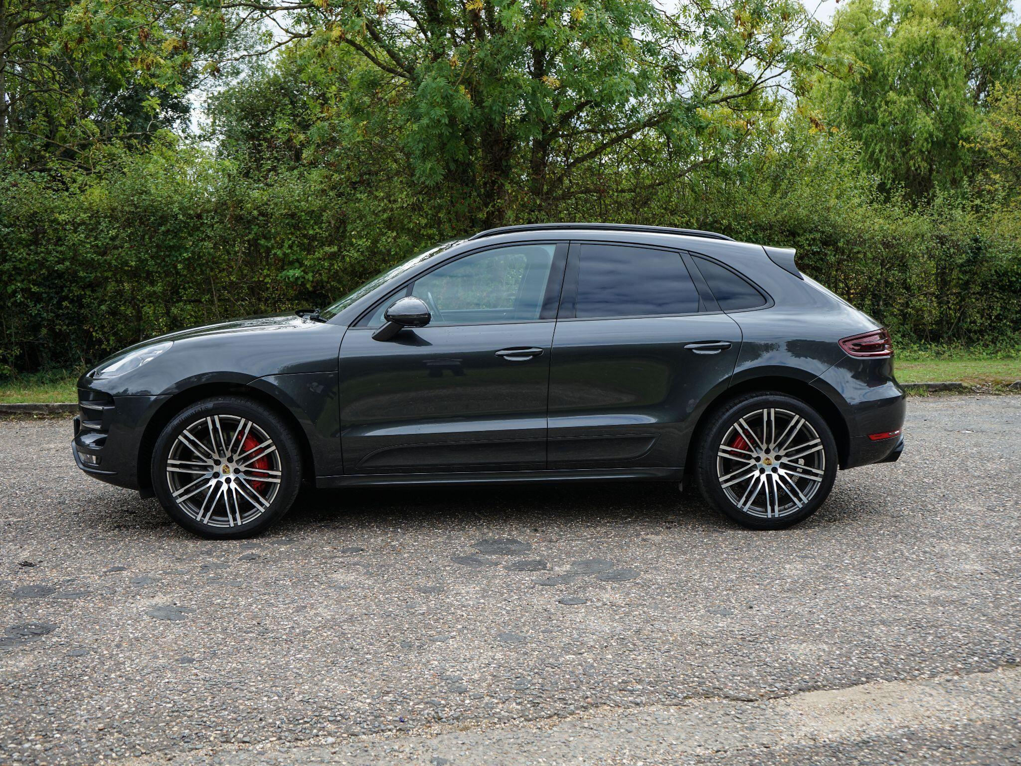 Porsche Macan 3.6T V6 Turbo Performance PDK 4WD Euro 6 (s/s) 5dr — photo 2