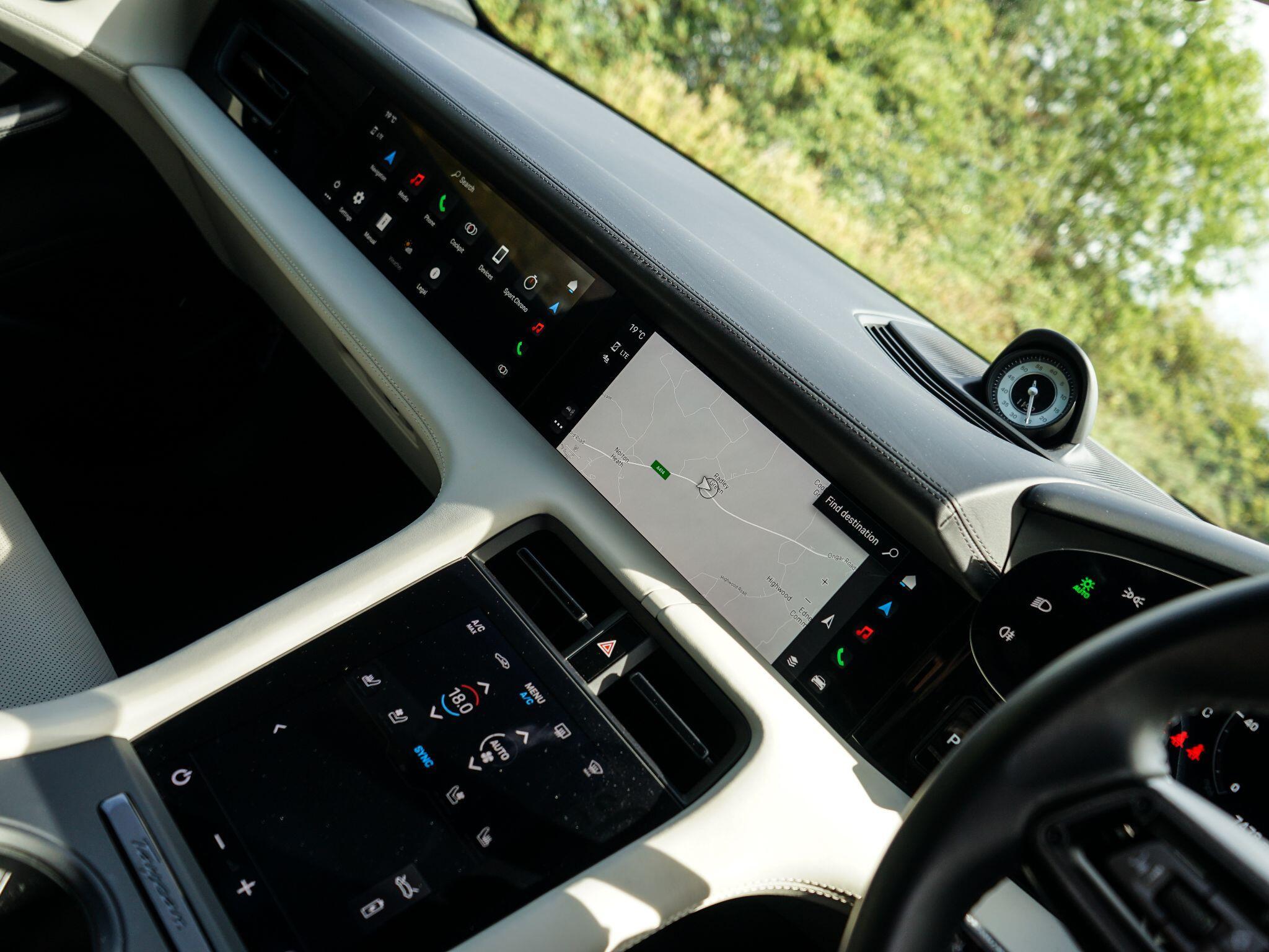 Porsche Taycan Performance Plus 93.4kWh 4S Sport Turismo 5dr Electric Auto 4WD (11kW Charger) (571 ps) — photo 6