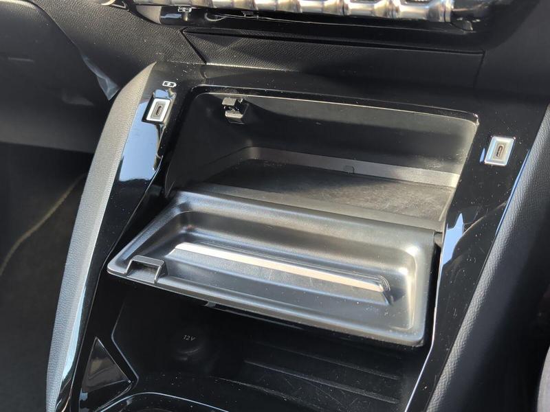 Used Peugeot 2008 KJ25AWO 44