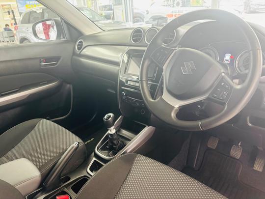 Suzuki Vitara Photo at-c93b8bef8cdb499d99fda8edf0050fd7.jpg
