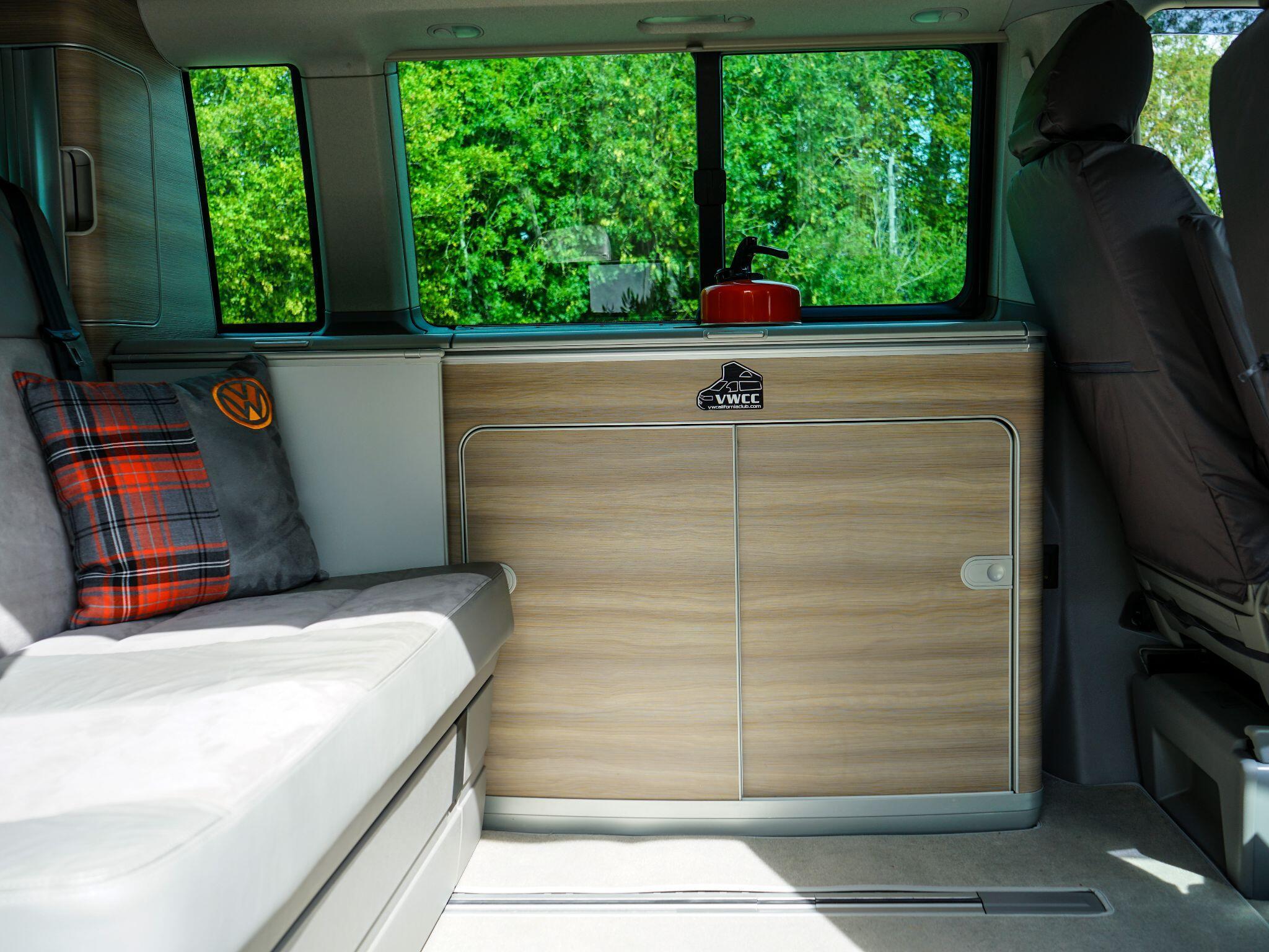 Volkswagen California SE TDI 180 CAMPER — photo 19