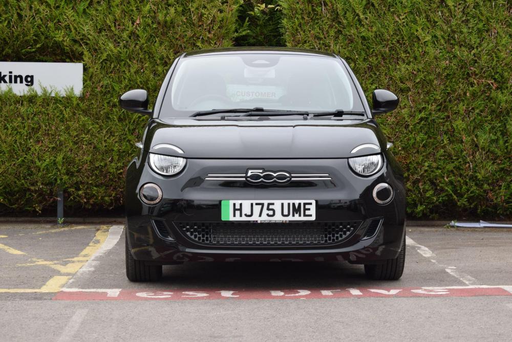 Fiat 500e Photo at-c9565a2925ca4476b01e2dfc19a8a1fb.jpg