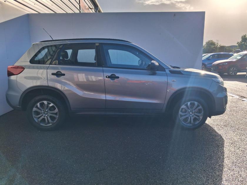 Suzuki Vitara Photo at-c95dd1022b3d479489a471ebef1fab00.jpg