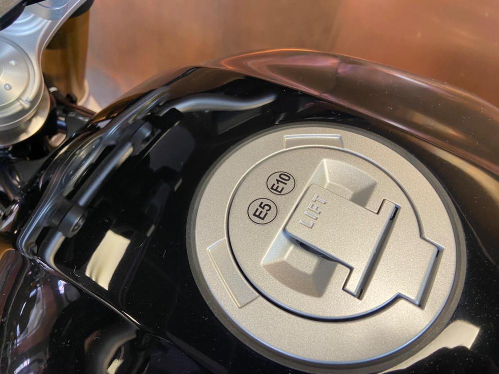 BMW R 12 nineT Photo at-c96f04c1ed714f18967d0024d6071843.jpg