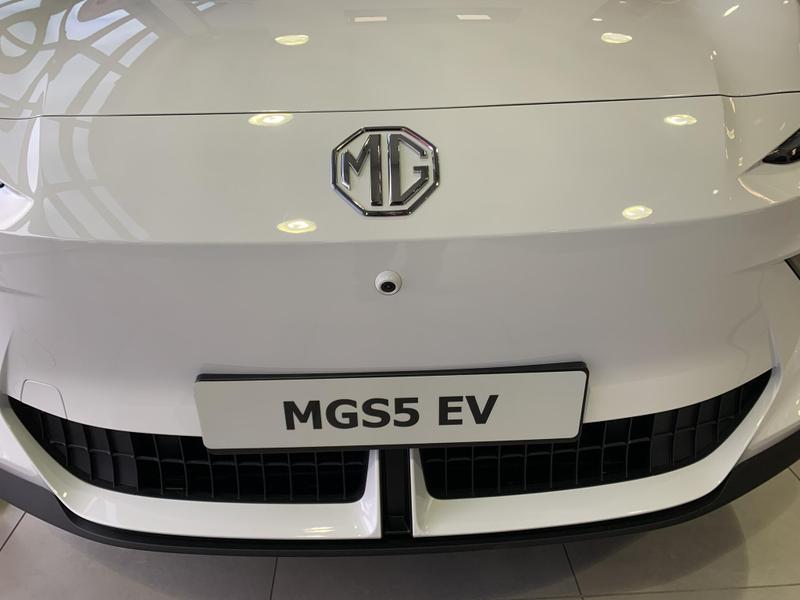 MG MGS5 Photo at-c9711f356a6d4f51a4d923dac6938303.jpg