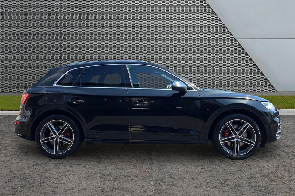 Audi Q5 Photo at-c986e184f1e9475b8bfab20d3dd9169e.jpg
