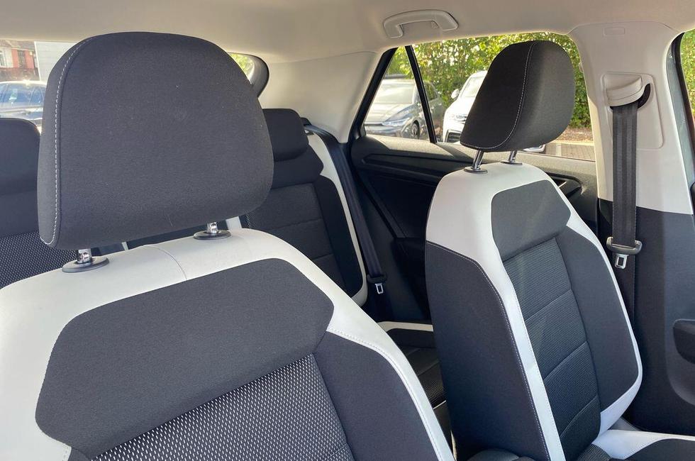 Volkswagen T-roc Photo at-c9903af989fe4e85aac15d8710845081.jpg