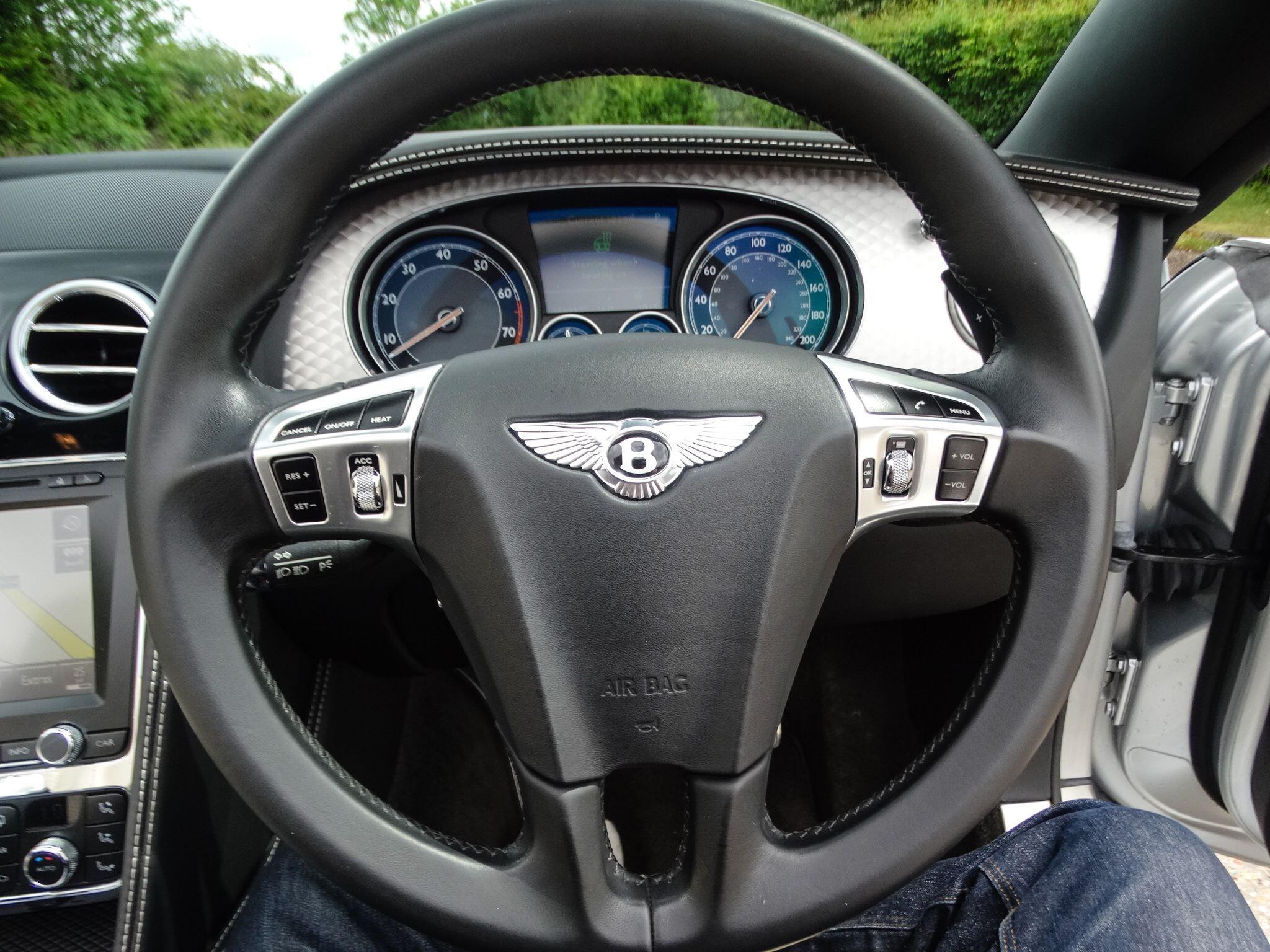Bentley Continental 6.0 FlexFuel GTC Convertible 2dr Bi Fuel Auto 6Spd 4WD Euro 5 (575 ps) — photo 7