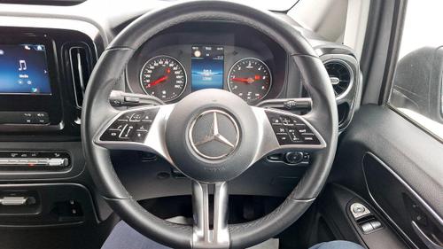 Mercedes-Benz Vito Photo at-c9de58cd9b104e3c8805a92c06a604a9.jpg