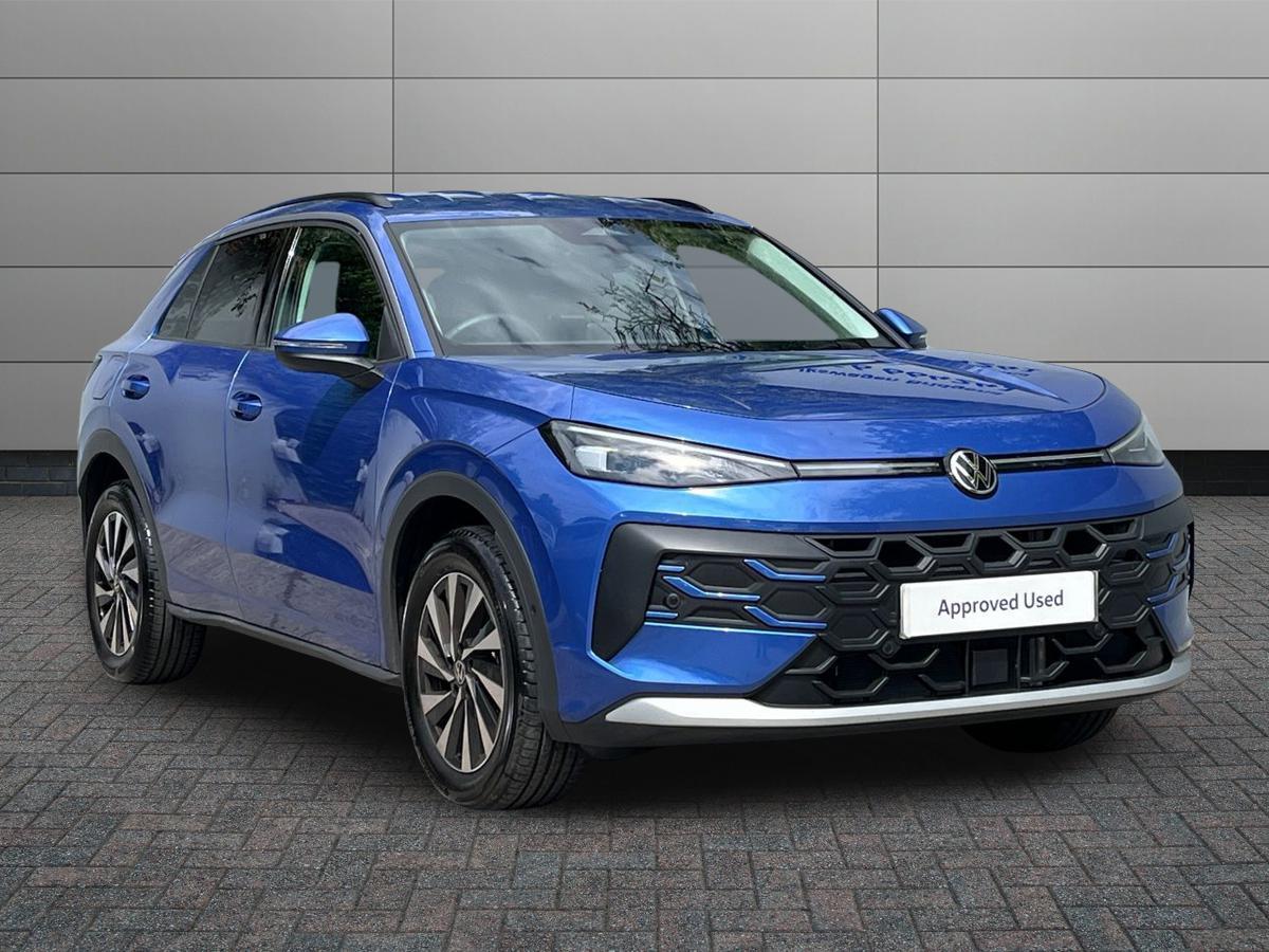 Volkswagen T-Roc Photo at-c9e426edd4bb42f2bb14e8c3024ae45c.jpg