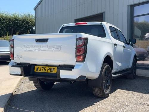 Isuzu D-MAX Photo at-ca1923b3e6624fbba5b5826d769f416d.jpg