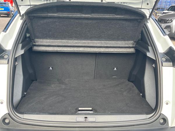 Used Peugeot E-2008 VU23SVN 9