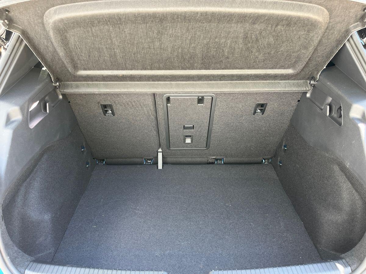 Volkswagen ID.3 Photo at-ca638c8de22b4c71ad8dfe89997c9399.jpg
